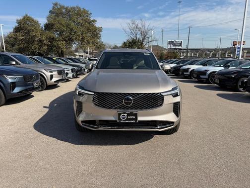 Bright 2026 Volvo XC90 Plug-In Hybrid T8 Plus 7-Seater