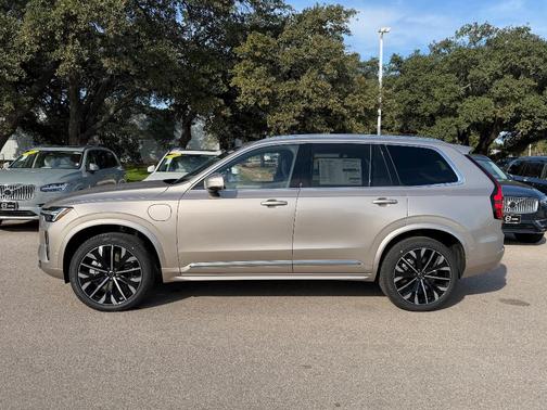 2026 Volvo XC90 Plug-In Hybrid T8 Plus 7-Seater