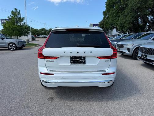 Crystal White 2023 Volvo XC60 B5 Plus Bright Theme