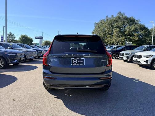 2026 Volvo XC90 B6 Ultra Dark Theme 7-Seater