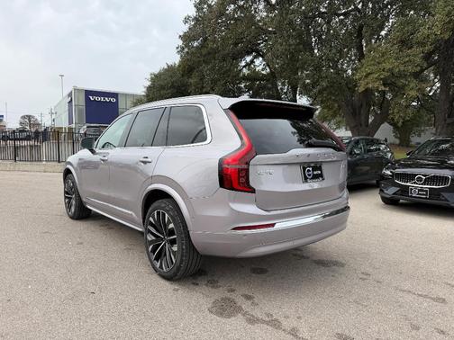 2026 Volvo XC90 B6 Plus 7-Seater