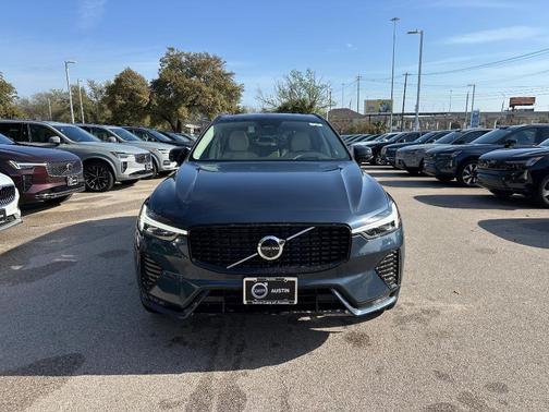 2025 Volvo XC60 B5 Ultra