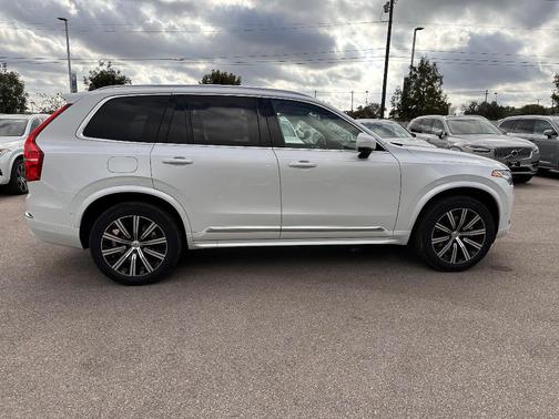 2025 Volvo XC90 B6 Plus 7-Seater