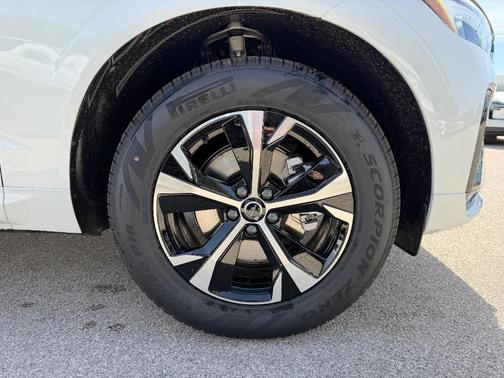 2026 Volvo XC60 B5 Core