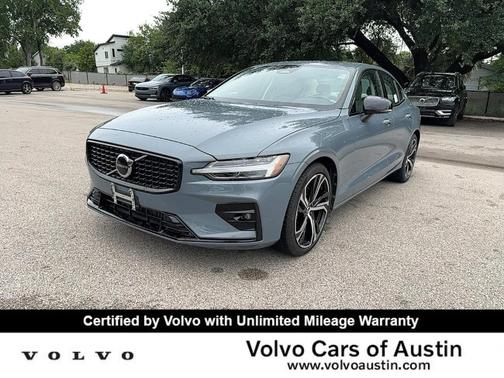 2024 Volvo S60 B5 Core Dark Theme
