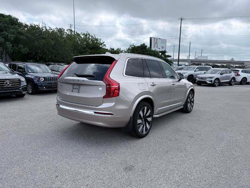 Bright 2023 Volvo XC90 Recharge Plug-In Hybrid T8 Ultimate 6-Seater
