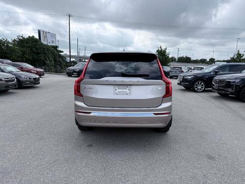 Bright 2023 Volvo XC90 Recharge Plug-In Hybrid T8 Ultimate 6-Seater