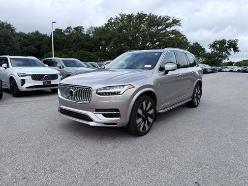 Bright 2023 Volvo XC90 Recharge Plug-In Hybrid T8 Ultimate 6-Seater