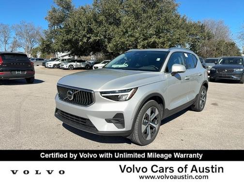 2025 Volvo XC40 B5 Plus Bright Theme