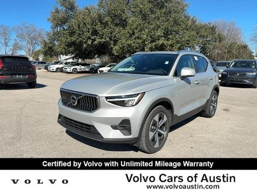2025 Volvo XC40 B5 Plus Bright Theme