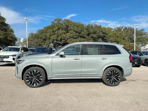 2026 Volvo XC90 B5 Core