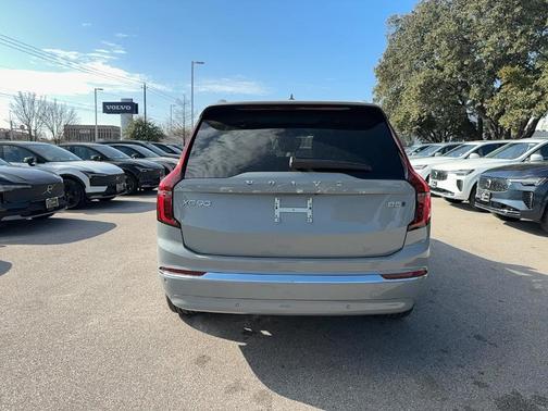 2026 Volvo XC90 B5 Core