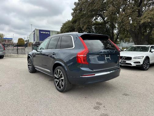 2025 Volvo XC90 B5 Plus