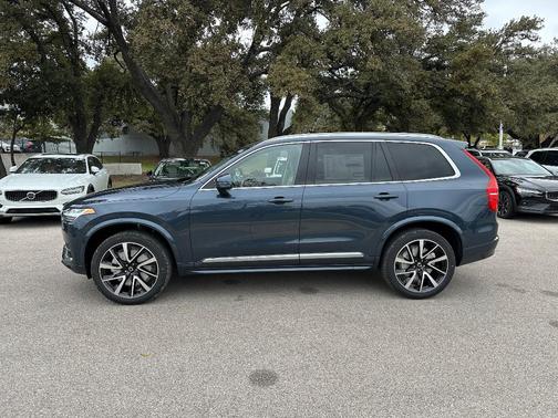 2025 Volvo XC90 B5 Plus