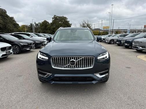 2025 Volvo XC90 B5 Plus