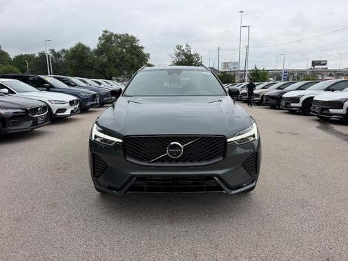 Forest Green 2026 Volvo XC60 B5 Plus