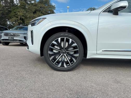 2026 Volvo XC90 B5 Core