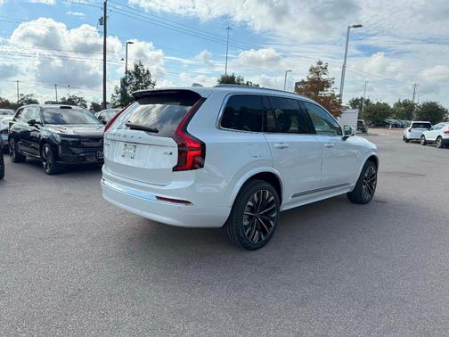 2026 Volvo XC90 B5 Core