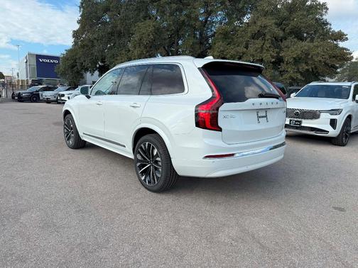 2026 Volvo XC90 B5 Core