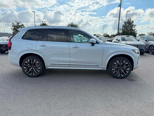 2026 Volvo XC90 B5 Core