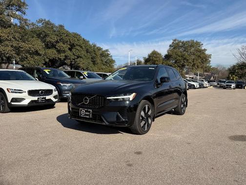 2024 Volvo XC60 Recharge Plug-In Hybrid T8 Plus Dark Theme