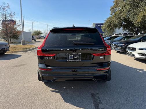 2024 Volvo XC60 Recharge Plug-In Hybrid T8 Plus Dark Theme