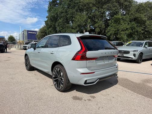 Vapour Grey 2026 Volvo XC60 B5 Ultra