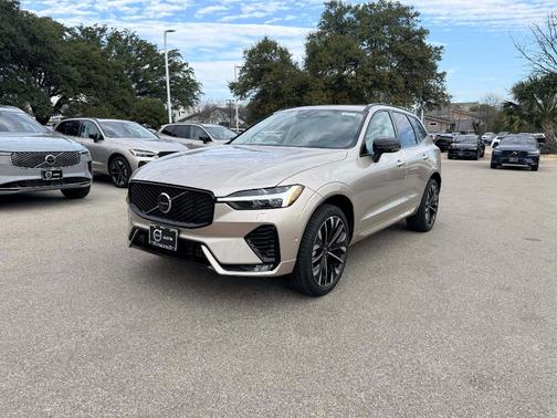 2026 Volvo XC60 B5 Ultra