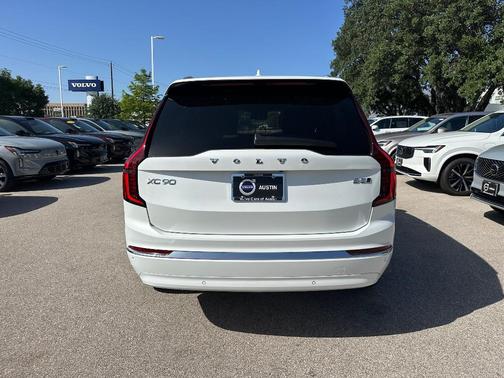 2026 Volvo XC90 B5 Ultra 6-Seater