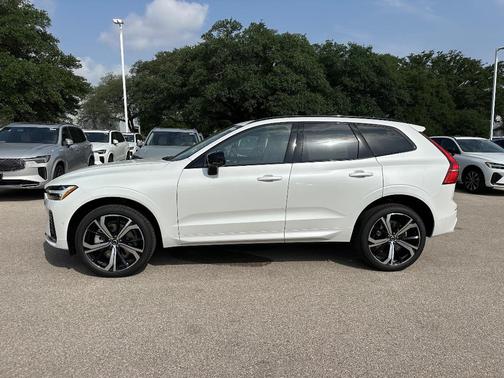2025 Volvo XC60 B5 Ultra
