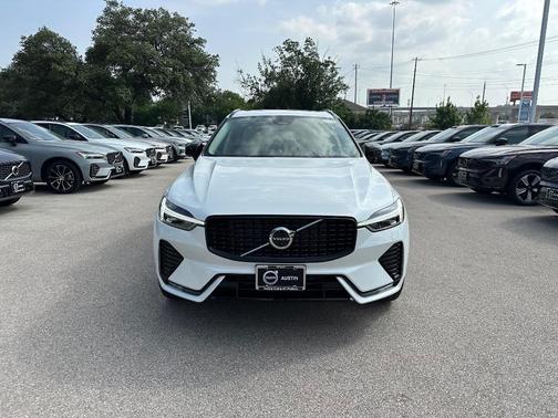 2025 Volvo XC60 B5 Ultra