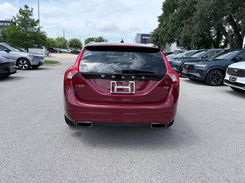 Flamenco Red 2017 Volvo V60 T5 Platinum