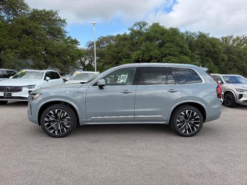 Vapour Grey 2026 Volvo XC90 Plug-In Hybrid T8 Ultra 7-Seater