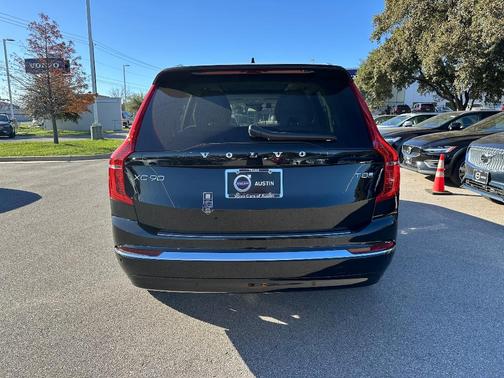 2025 Volvo XC90 Plug-In Hybrid T8 Plus 6-Seater