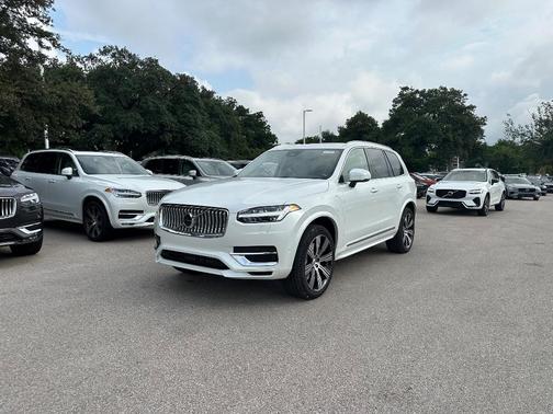 2025 Volvo XC90 Plug-In Hybrid T8 Plus 7-Seater