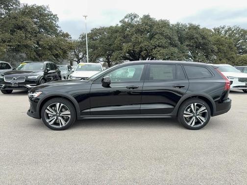 2026 Volvo V60 Cross Country B5 Plus