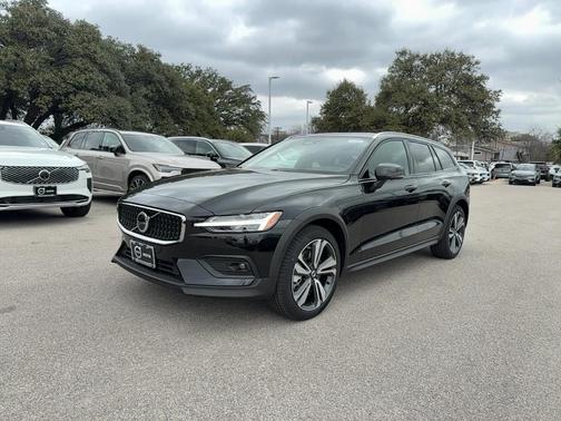 2026 Volvo V60 Cross Country B5 Plus