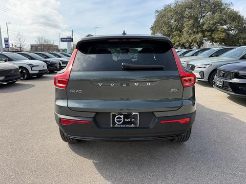 2026 Volvo XC40 B5 Plus