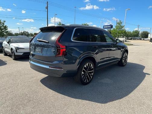2025 Volvo XC90 Plug-In Hybrid T8 Core 7-Seater