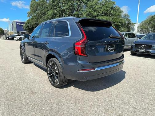 2025 Volvo XC90 Plug-In Hybrid T8 Core 7-Seater