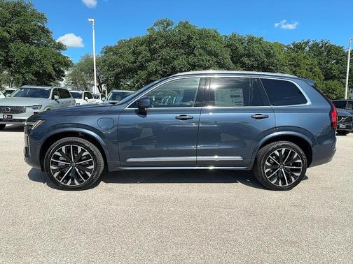 2025 Volvo XC90 Plug-In Hybrid T8 Core 7-Seater