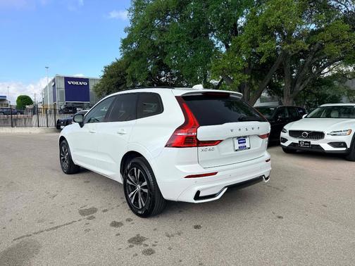 Crystal White 2025 Volvo XC60 B5 Core