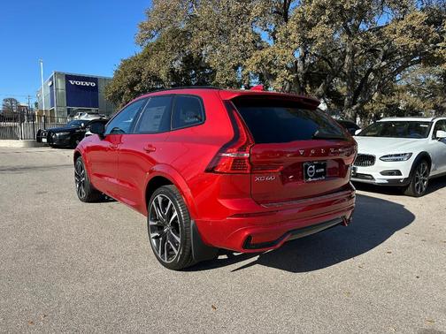 2025 Volvo XC60 Plug-In Hybrid T8 Ultra