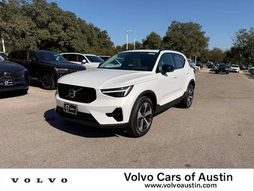 2026 Volvo XC40 B5 Plus