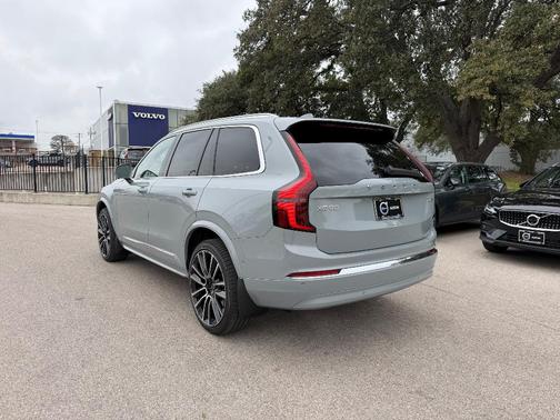 2026 Volvo XC90 B6 Plus 7-Seater