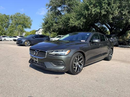 2020 Volvo S60 T5 Momentum
