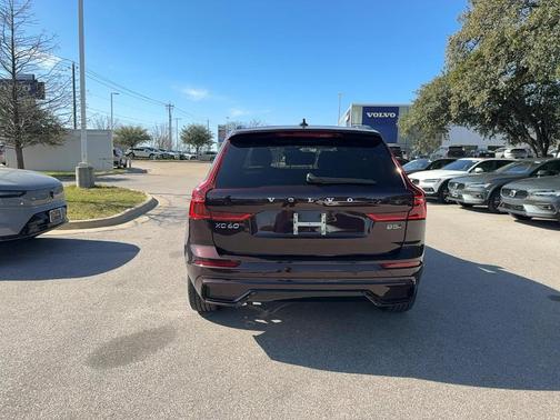 2026 Volvo XC60 B5 Plus