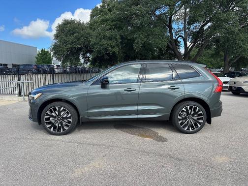 2026 Volvo XC60 B5 ULTRA