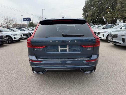 2026 Volvo XC60 B5 Plus