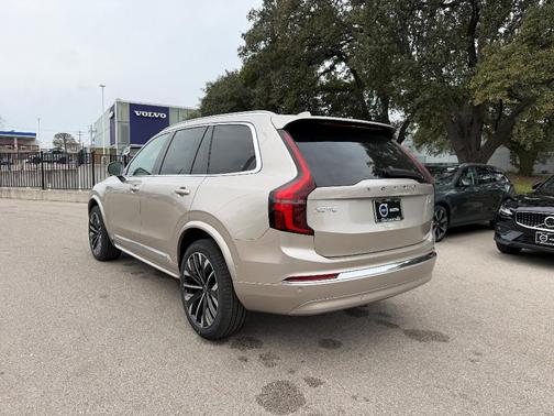 2026 Volvo XC90 B6 Plus 7-Seater